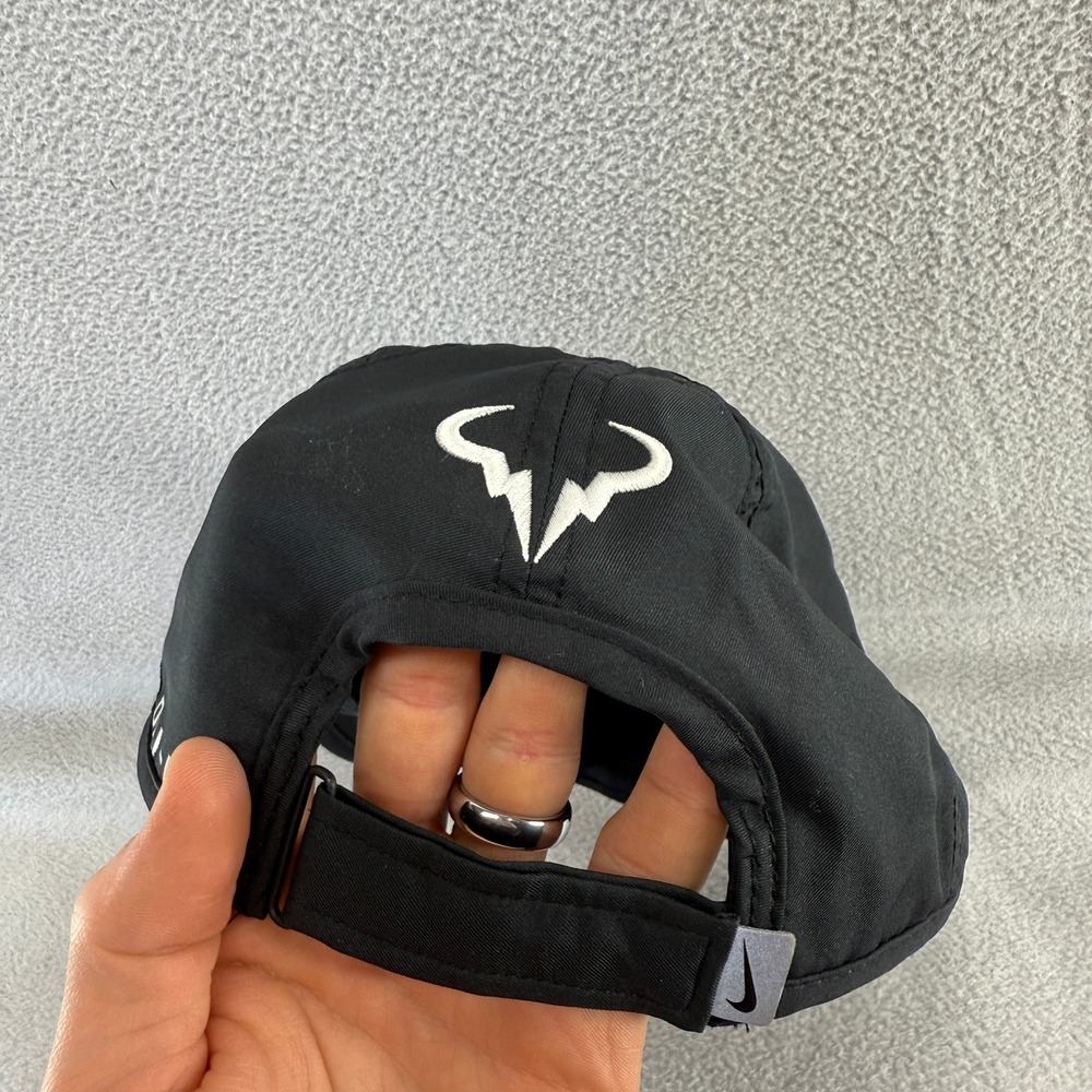 Nike Hat Mens Adjustable Black Rafael Nadal Bull Logo Tennis Featherlight DriFit - Picture 7 of 8